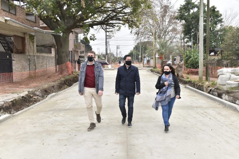 Nardini visitó una obra y afirmó que “le va a dar circulación más fluida” a los barrios Rodríguez y El Chiri