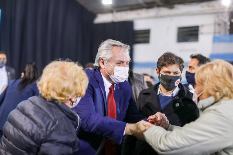 El gobierno dará en agosto un bono de 5 mil pesos a los jubilados que cobren hasta dos haberes mínimos