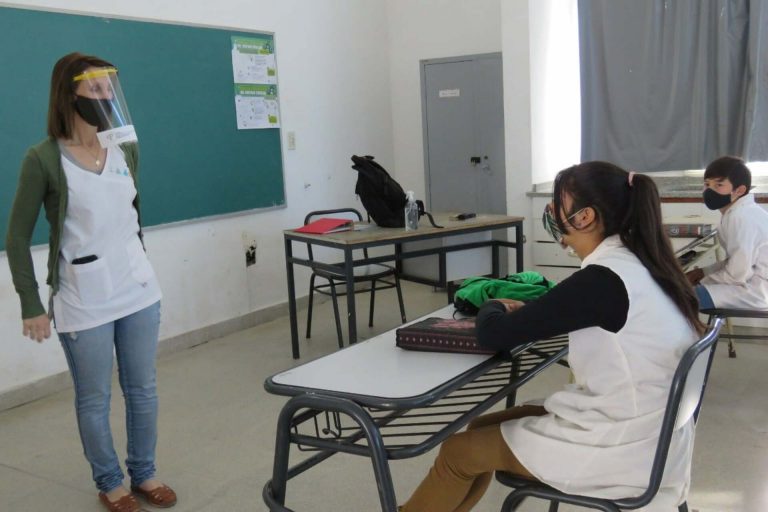 El gobierno bonaerense evalúa que se dicten clases los sábados
