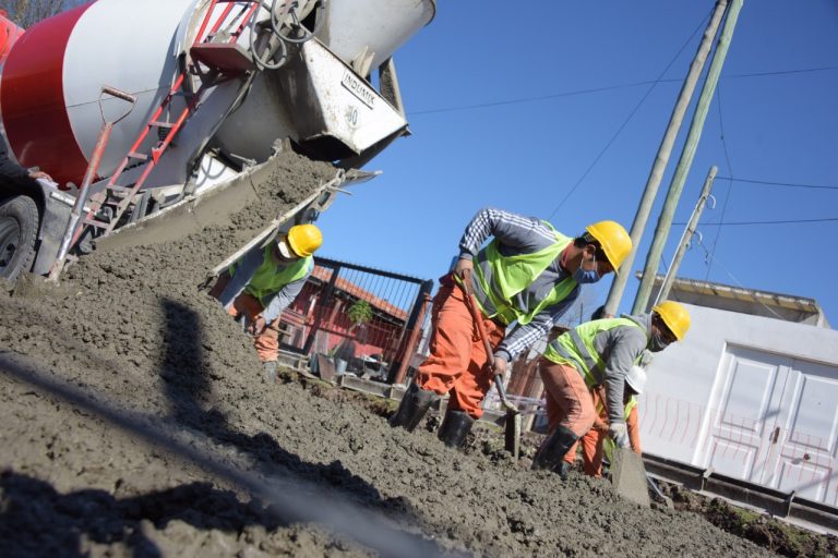 Avanza la pavimentación de la calle Guayaquil, que permitirá unir a Grand Bourg y Tortuguitas