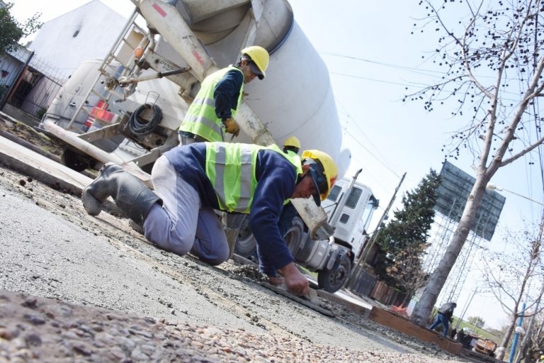 Nardini recorrió las obras en barrio Panamericano: “Esto les da plusvalía a las familias malvinenses”