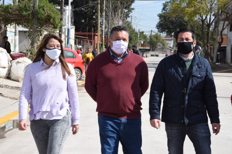 Avanza la obra de pavimentación sobre la calle Juan de San Martín