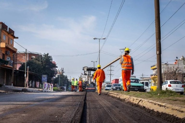 Comenzaron la remodelación de Avenida La Plata en Quilmes