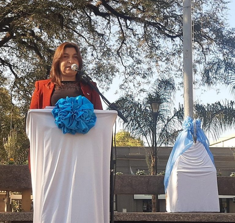 Sandra Figueroa rindió homenaje a Juan Bautista Alberdi