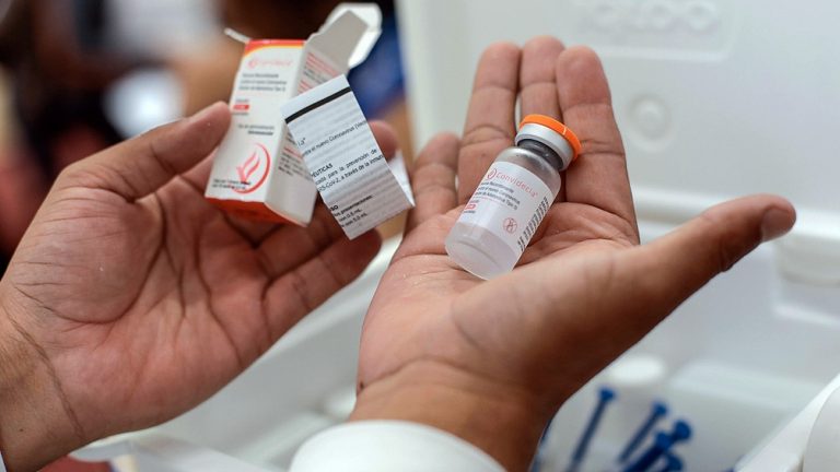 Llegó al país una primera tanda de vacunas del laboratorio Cansino