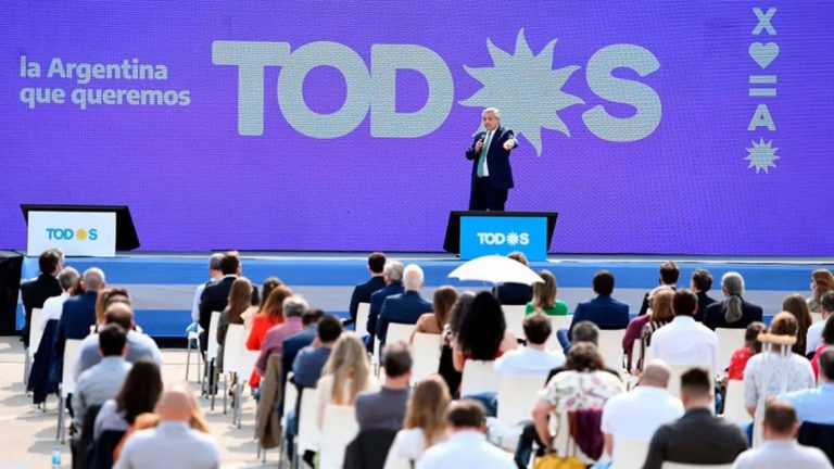 Fernández: “No voy a traicionar ni a Cristina, ni a Massa, ni a Máximo, ni al pueblo que me votó”