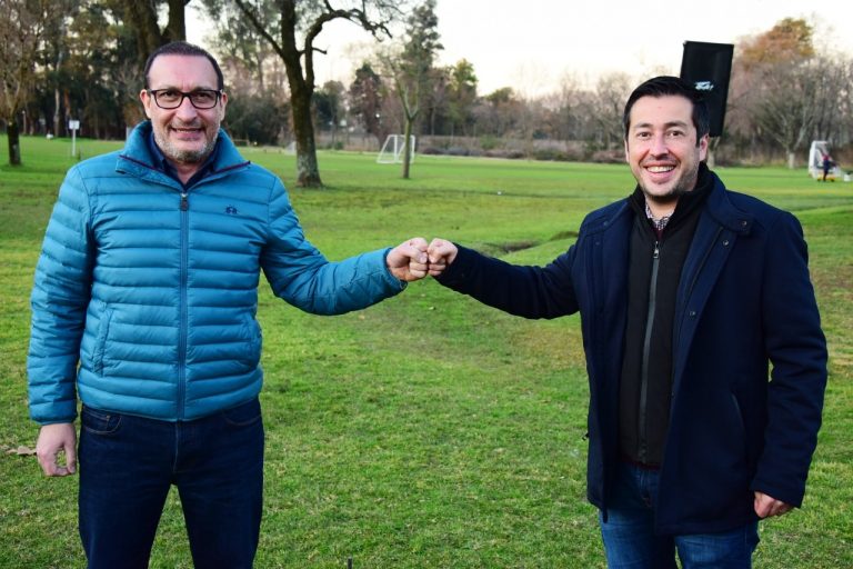Luis Vivona entregó subsidios a clubes de Malvinas Argentinas