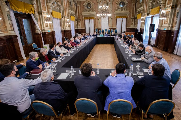 El gobernador bonaerense y una nueva reunión con intendentes