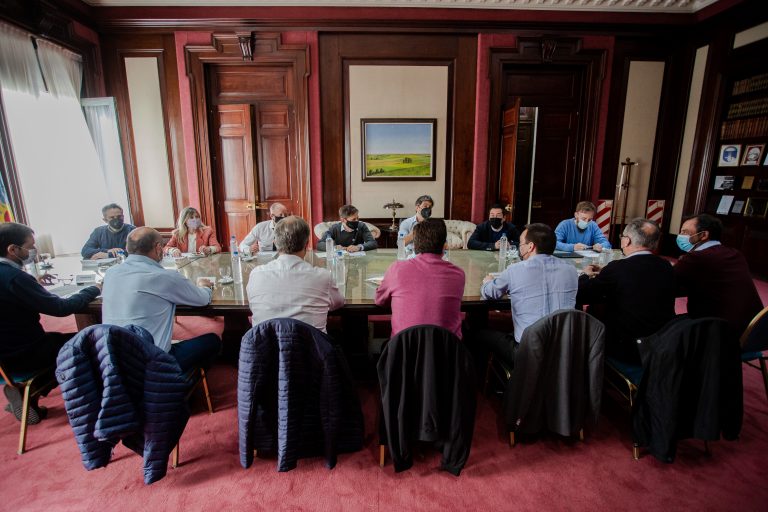 Kicillof se reunió con intendentes del Conurbano para analizar la realidad de los distritos
