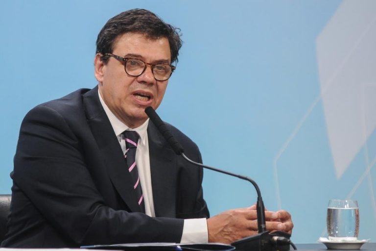 Moroni hizo público su “total e incondicional” apoyo a Fernández