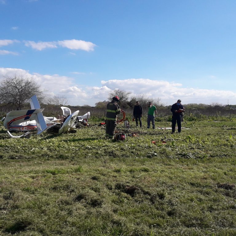Se cayó una avioneta y murieron dos personas en Berazategui
