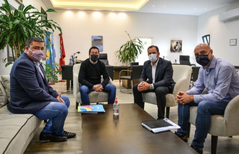 Nardini analizó con intendentes bonaerenses el avance de obras hídricas y de infraestructura vial
