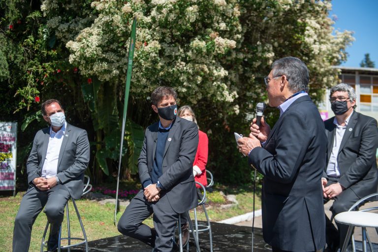 Kicillof visitó la 58° Fiesta Nacional de la Flor
