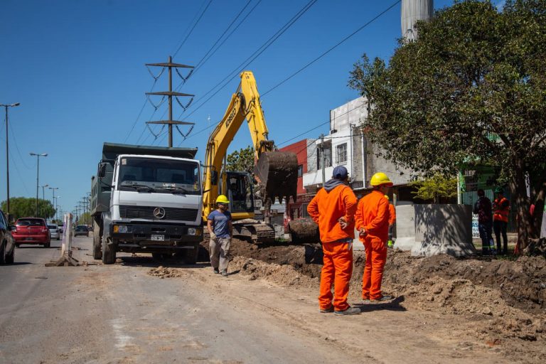 Obras de asfalto en Ezpeleta Oeste