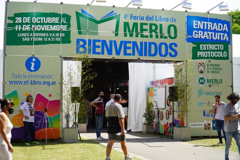 Se inauguró la cuarta edición de la Feria del Libro en Merlo