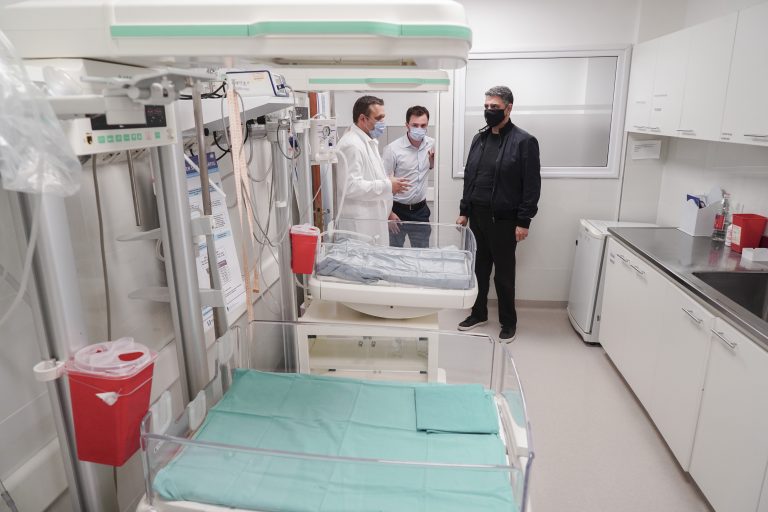Jorge Macri recorrió la Maternidad Santa Rosa de Vicente López