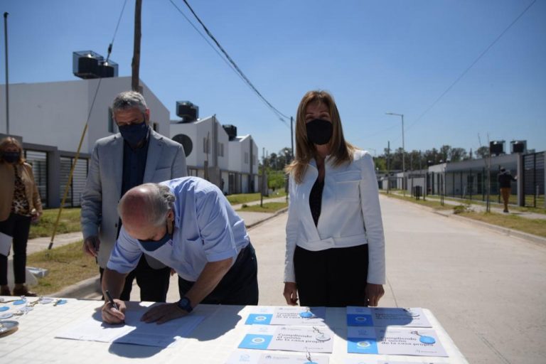 Entregaron viviendas y créditos de Casa Propia a 52 familias de Ezeiza