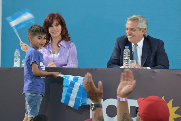 Alberto Fernández, en Merlo: “Les pido que me ayuden a construir la Argentina que nos merecemos”