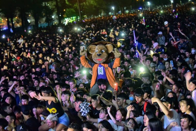 Más de 100 mil personas disfrutaron de una nueva jornada de shows y juegos en Malvinas Argentinas
