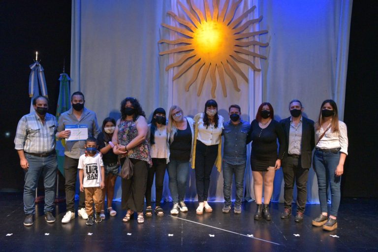 Más de 500 personas se egresaron del Centro de Formación Profesional Paula Albarracín de Ituzaingó