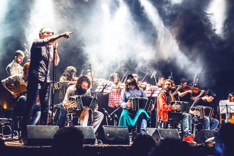 «Esteban Echeverría Suena Bien», a puro tango