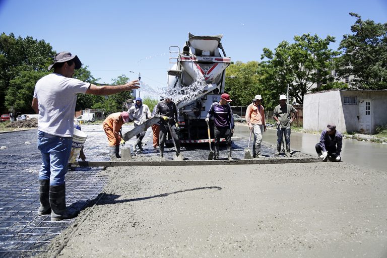 Obras en clubes de barrio en Almirante Brown