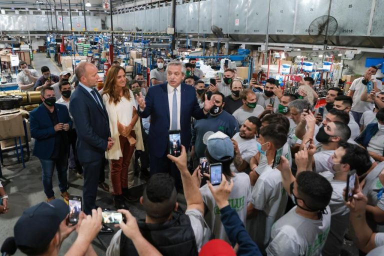 Fernández: “Estamos para cuidar a los trabajadores porque la mejor Argentina es la que genera empleos”