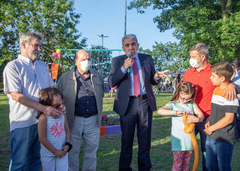 Aníbal Fernández y Mussi imponen el nombre de Stella Bertolo  a una calle de Berazategui