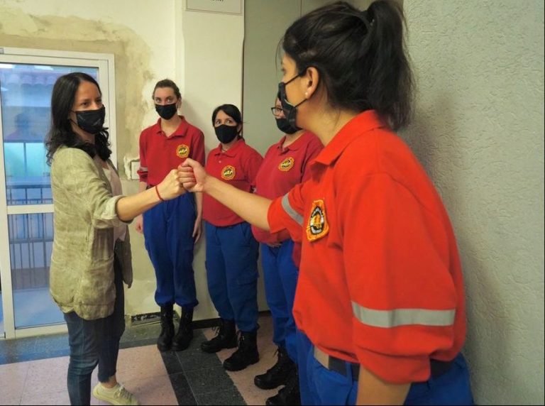 Soledad Martinez visitó el cuartel de Bomberos de Vicente López