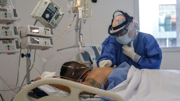 Los casos de Covid-19 superaron los 33 mil en un día en la Argentina