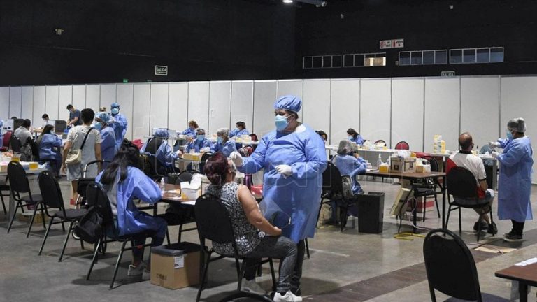 Casi 100 mil casos de Coronavirus en un día