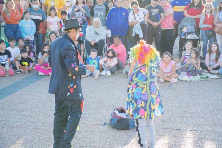 Miles de vecinos visitaron el GuernicArte