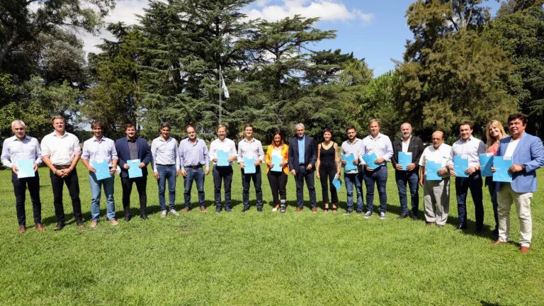 Ferraresi mantuvo un encuentro con intendentes de la tercera sección