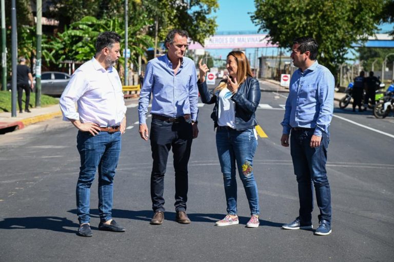 Karina Menéndez y Katopodis, en la reapertura de la Ruta Nº7 en Merlo