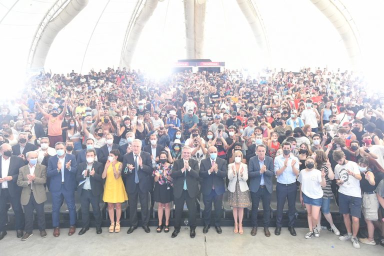 Anuncian la construcción de 100 Escuelas Técnicas de Educación Profesional Secundaria en el país 