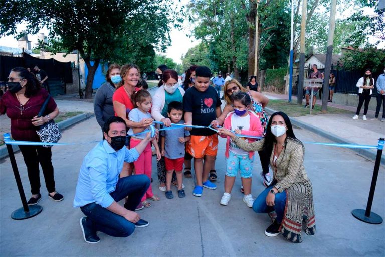 Noe Correa y Leo Nardini inauguraron ocho cuadras de pavimento en el barrio «Pech»