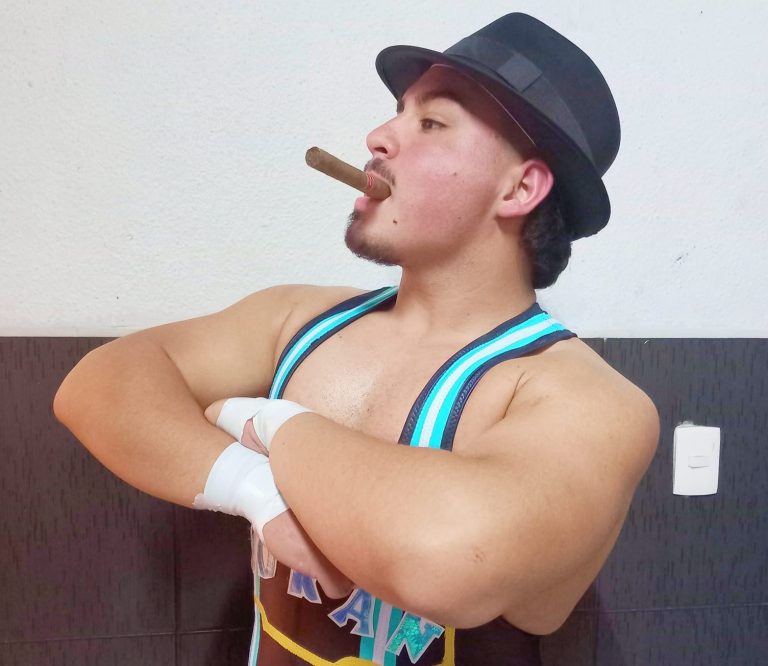 Franco Benites, el exponente de Malvinas Argentinas que se abre paso en el mundo de la lucha libre