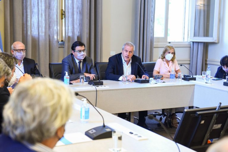 En la paritaria, el gobierno ofreció un 45,4% de aumento a los docentes