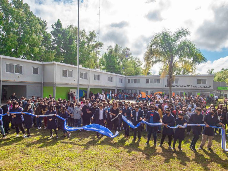 Andreotti y Kicillof inauguraron la Escuela Técnica N°1 de Islas