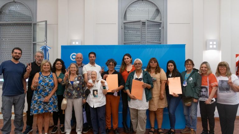 Entregaron legajos de vecinos de Ituzaingó desaparecidos durante la Dictadura