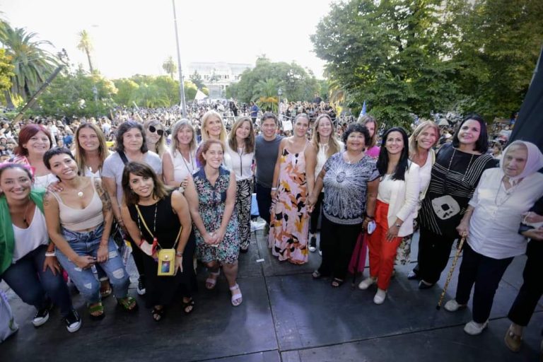 Correa participó de actividades por el Día Internacional de la Mujer