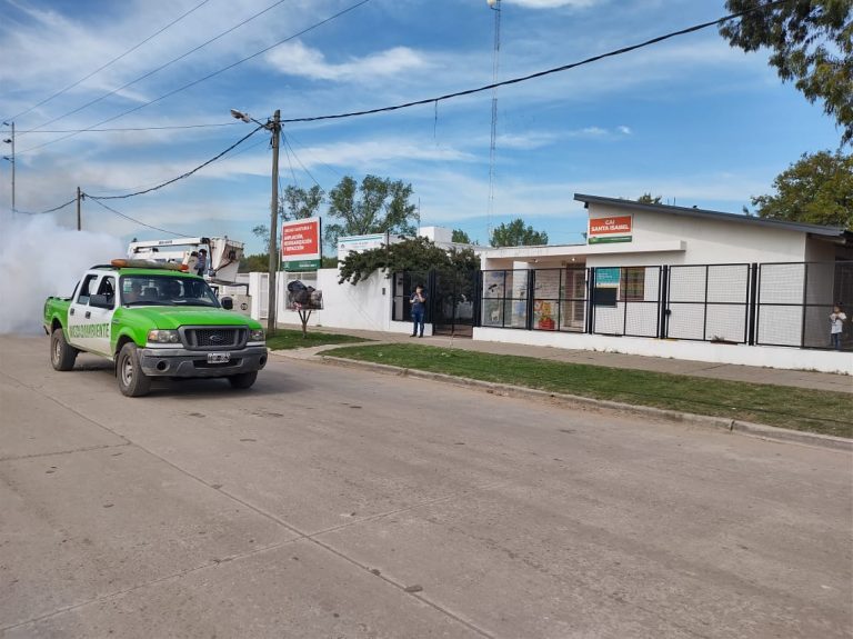 Trabajos de fumigación en Esteban Echeverría