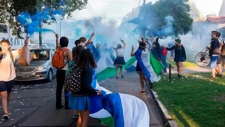 Lanzan una campaña de prevención para desalentar los festejos por el Último Primer Día de clases