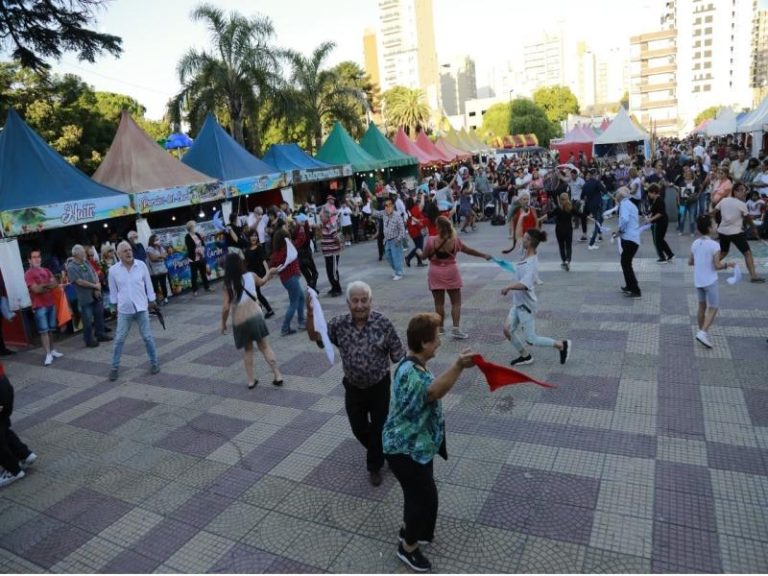 Más de 50 mil vecinos se reunieron en las Fiestas Populares en Plaza Grigera
