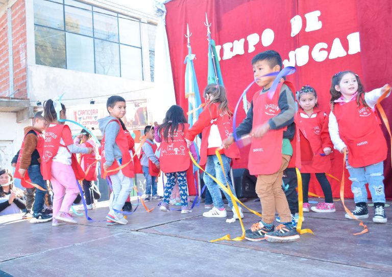 Imponen el nombre de María Elena Walsh a jardín de infantes en Presidente Perón