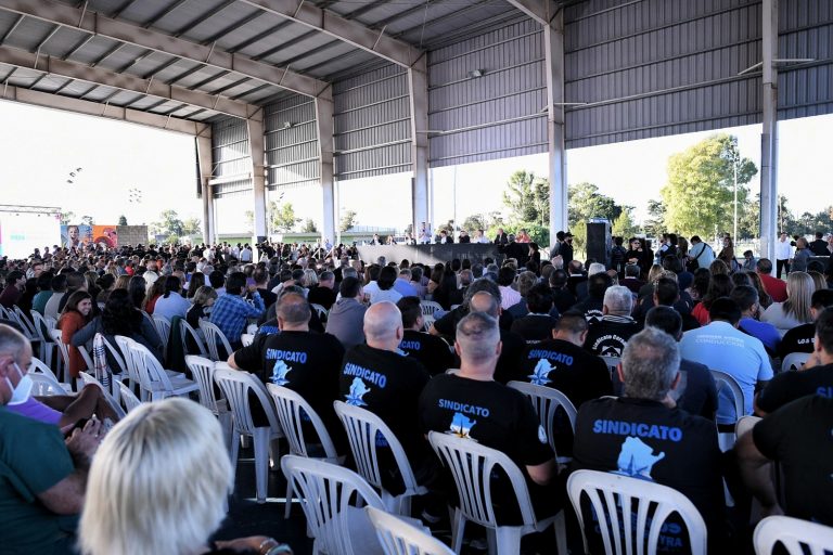 Kicillof y Zabaleta presentaron el programa MESA Bonaerense
