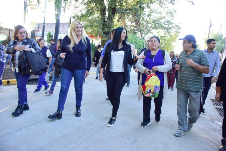 Se inauguraron pavimentos en las calles de Ing. Adolfo Sourdeaux  