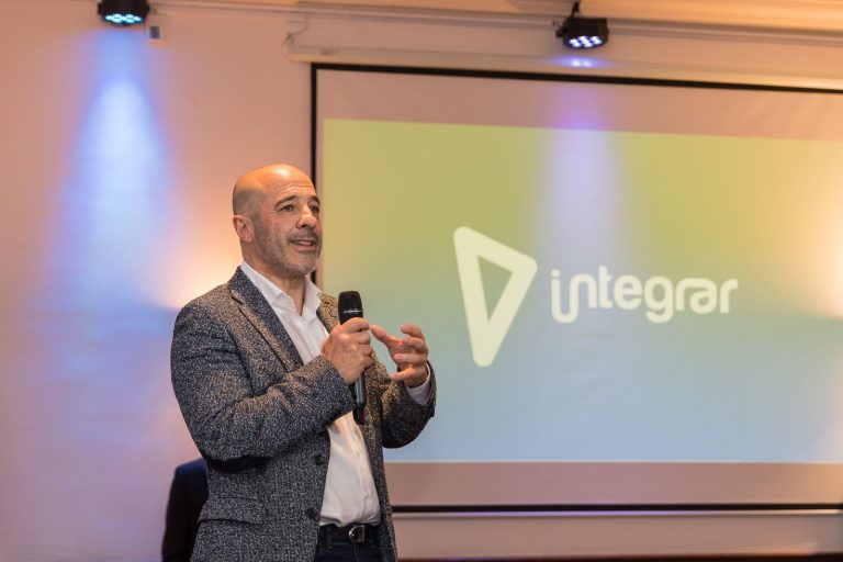 Amoroso: “Debemos integrarnos para superar las tres grietas que enfrentan los argentinos”