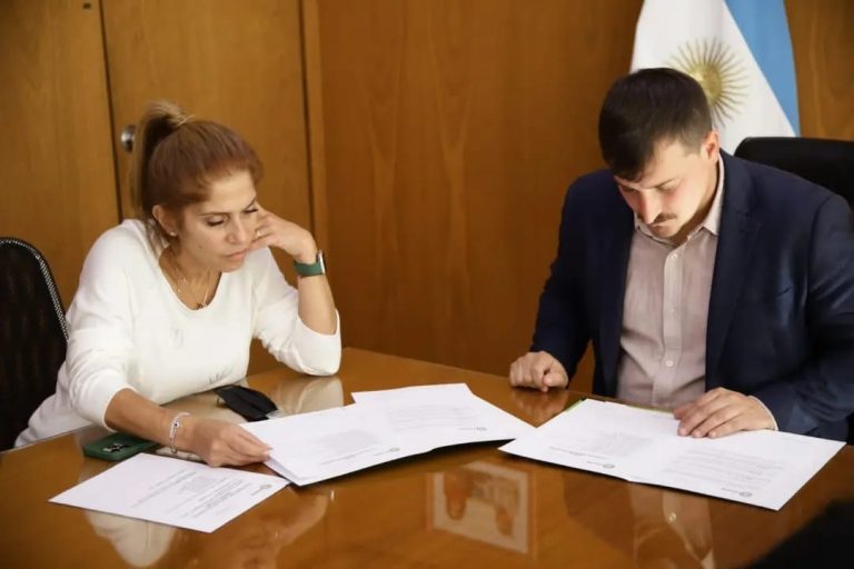 Chornobroff y Sierra firmaron acuerdos de precios accesibles para las verduras y el pan