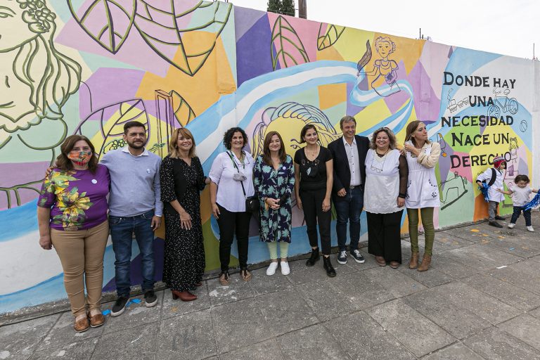 Mural para homenajear a mujeres referentes en Solano
